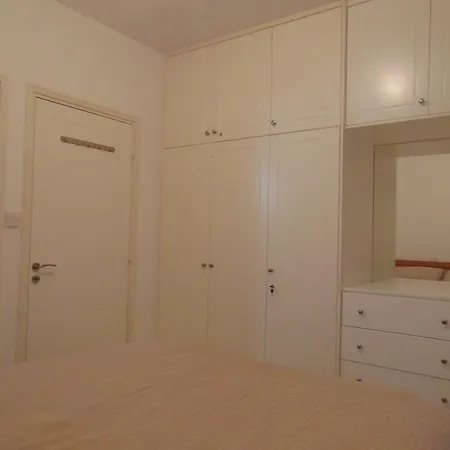 Apartamento Pafilia Garden