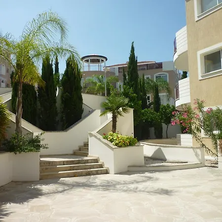 Apartment Pafilia Garden