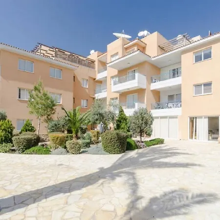 Apartment Pafilia Garden