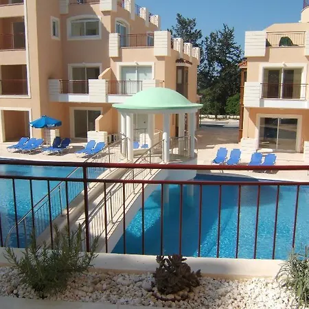 Apartment Pafilia Garden